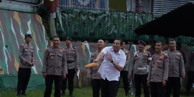 Peresmian  Lapangan Tenis Gumarang Brimob, Kota Padang Panjang (foto: Diskominfo Padang Panjang)