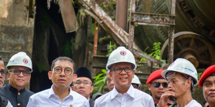 Menteri Kebudayaan Republik Indonesia, Fadli  mengunjungi Pabrik Indarung I PT Semen Padang.