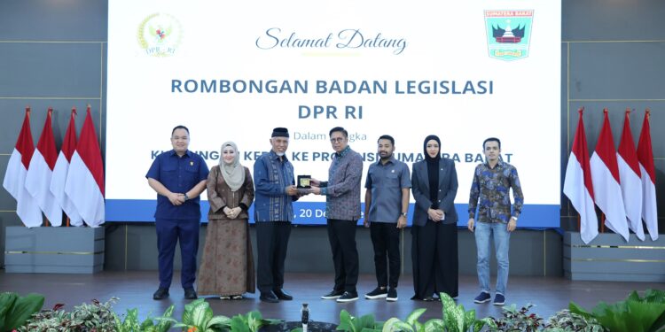 Kunjungan Kerja Baleg DPR RI ke Sumatera Barat.