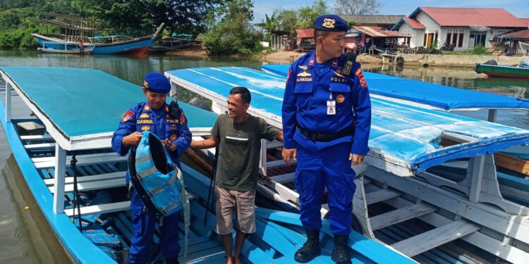 Polisi air Polresta Padang.