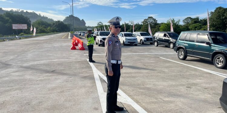 Tol Padang-Sicincin, Rabu (25/12).