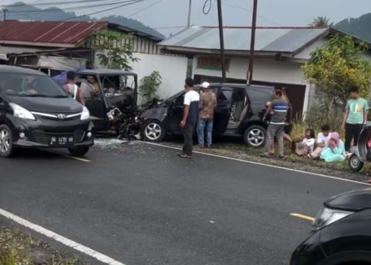 Kecelakaan di Jalan Lintas Payakumbuh-Bukittinggi, Minggu 
(29/12).