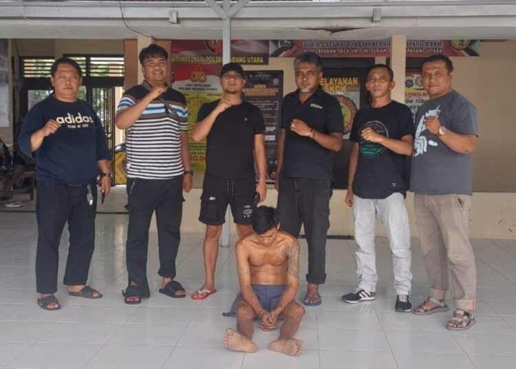 Pelaku diamankan oleh Unit Reskrim Polsek Padang Utara, Minggu (19/1).