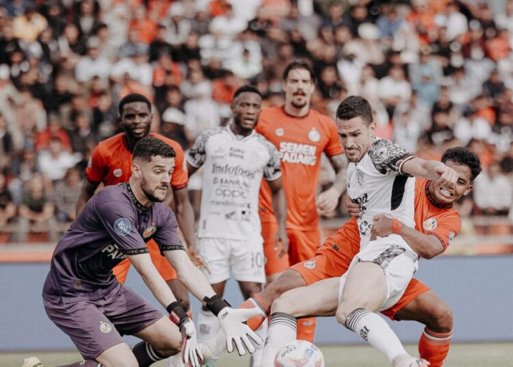 Semen Padang FC menyerah 1-5 Bali United dalam lanjutan Liga 1 di Stadion Agus Salim, Senin (20/1). Foto: Dokumen Bali United