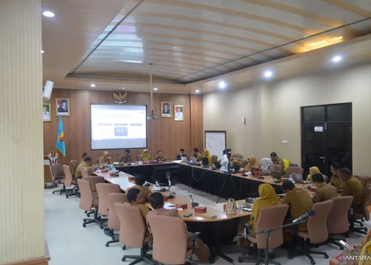 OPD di lingkup Pemerintah Kota Solok saat menggelar Focus Group Discussion (FGD) penguatan fondasi transformasi ekonomi, Kamis (23/1).