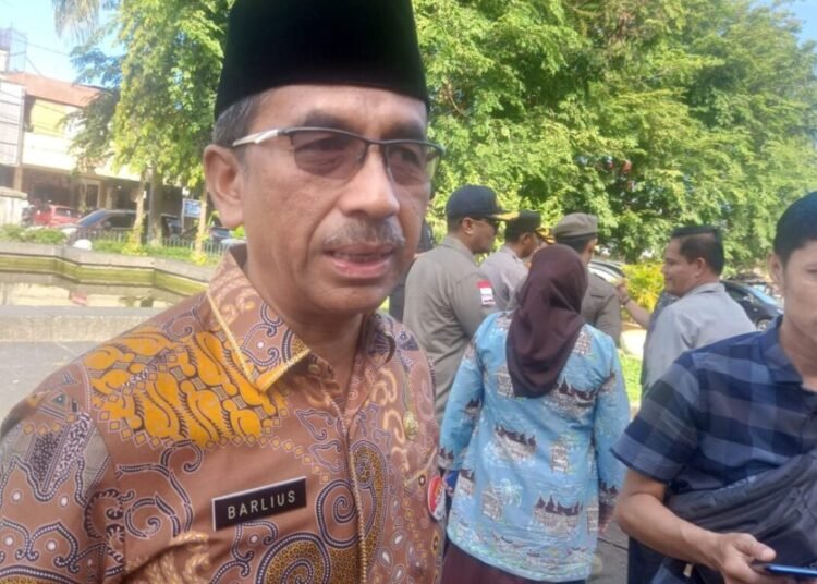 Kepala Dinas Pendidikan Sumbar, Barlius. Foto: Habil Ramanda