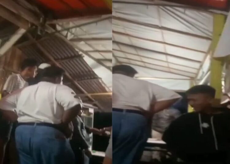 Tangkapan layar video keributan antara massa dengan petugas saat penggerebekan warga diduga terlibat narkoba di Lubuak Aguang Nagari Koto Baru Kecamatan Kubung Kabupaten Solok pada Minggu (16/2). Ist