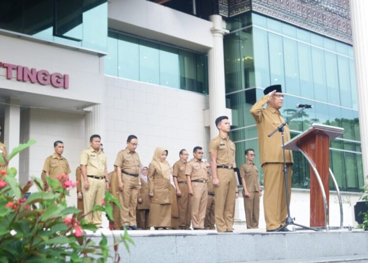 Pemerintah Kota (Pemko) Bukittinggi menggelar apel gabungan jelang akhir jabatan Wali Kota dan Wakil Wali Kota Bukittinggi periode 2021–2024, Senin (3/2). 