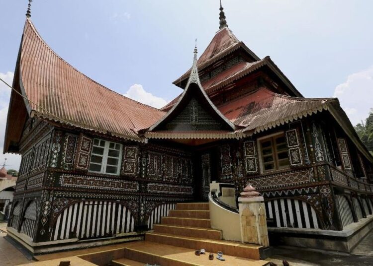 Masjid Asasi Padang Panjang (foto: CNN Indonesia)