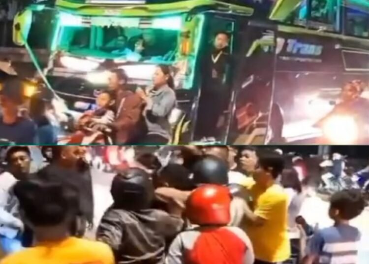 Tangkap layar diduga crew bus keroyok pengendara motor.