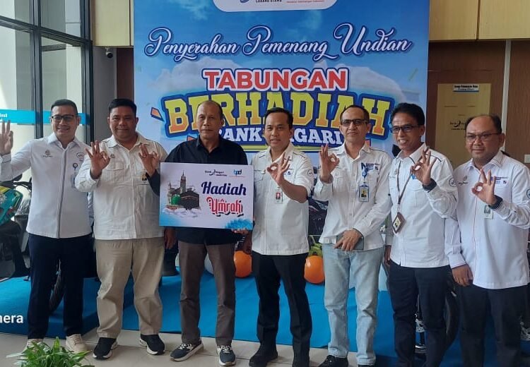 Penyerahan hadiah undian tabungan berhadiah Bank Nagari 2024.