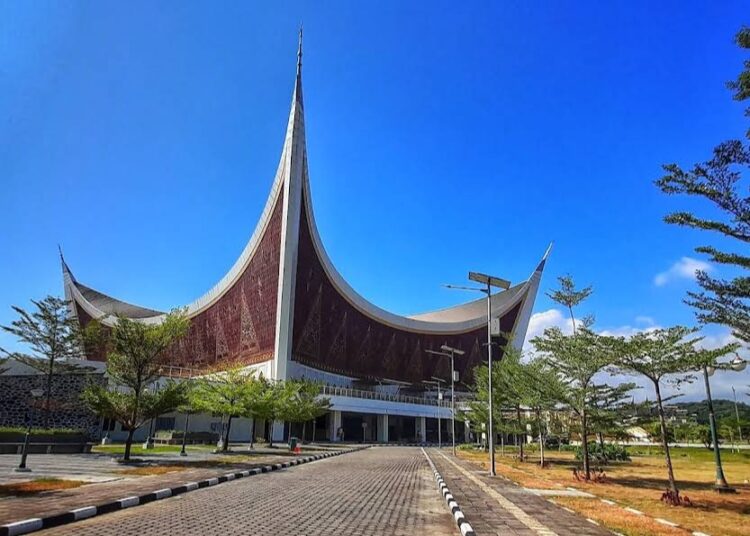 Masjid Raya Syekh Ahmad Khatib Al-Minangkabawi Sumatera Barat (Foto: ist)