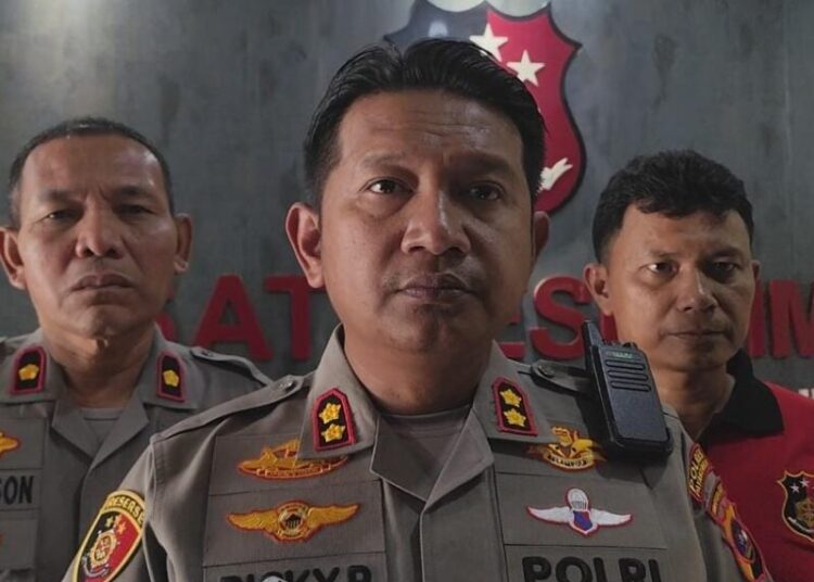 Kapolres Payakumbuh, AKBP Ricky Ricardo menyampaikan keterangan, Selasa (18/3).