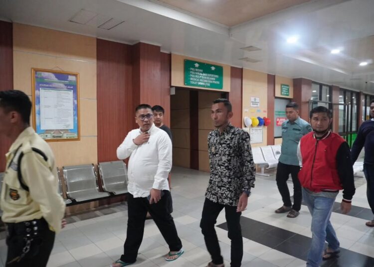 Kota Hendri Arnis dan Wakil Wali Kota, Allex Saputra melakukan inspeksi mendadak ke Rumah Sakit Umum Daerah (RSUD) Padang Panjang. (foto: Diskominfo Padang Panjang).