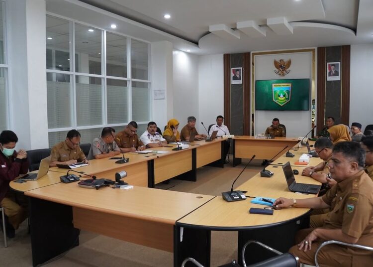 Rakor Pengendalian Inflasi Daerah dan Pembahasan Antisipasi Cuaca Ekstrem Periode Idul Fitri 1446. (foto: Diskominfo Padang Panjang)