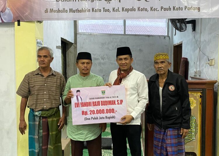 Wakil Ketua DPRD Sumbar, Evi Yandri Rajo Budiman, menggelar kegiatan Subuh Mubarokah di Musala Muthohirin, Koto Tuo, Kapalo Koto, Kecamatan Pauh, Kota Padang, pada Senin (17/3).