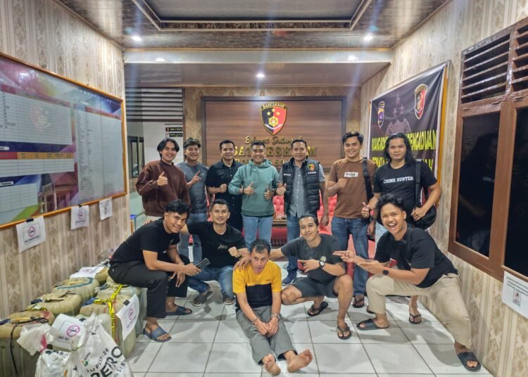 Pelaku utama perampokan dan pembunuhan sadis pedagang emas di Limapuluh Kota ditangkap polisi. (foto: ist).