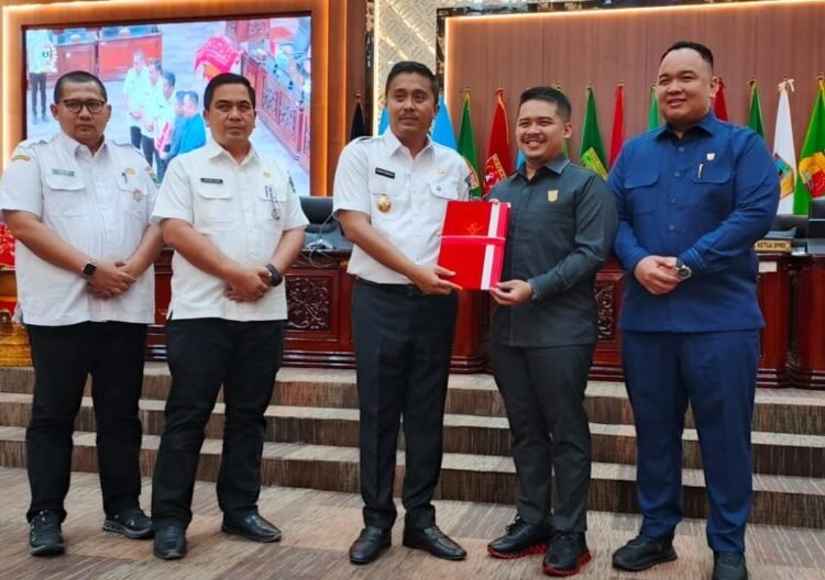 DPRD Provinsi Sumatera Barat menggelar rapat paripurna dengan agenda penyampaian Nota Pengantar RPJMD Tahun 2025–2029 pada Rabu (9/4).
