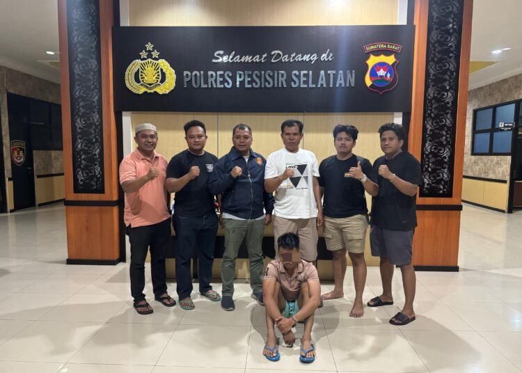Mahasiswa di Peisir Selatan ditangkap polisi diduga edarkan narkobar. (foto: Dok. Polres Pesisir Selatan).
