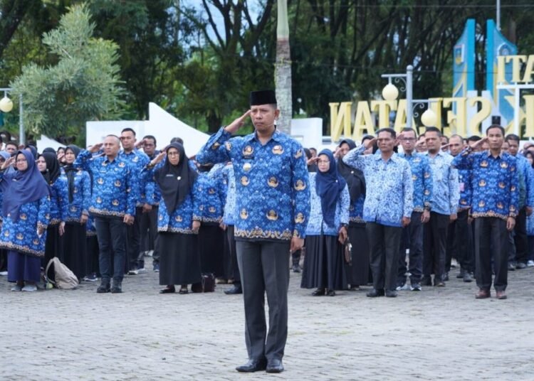 Pemkab Solok Selatan menggelar upacara Peringatan Hari Otonomi Daerah XXIX Tahun 2025. (foto: Diskominfo Solok Selatan).