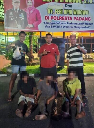 Tiga pencuri tiang besi ditangkap Tim Klewang Polresta Padang.