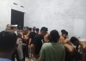 Belasan remaja terciduk di kos-kosan di Pesisir Selatan diduga hendak tawuran. (foto: Dok. Polres Pesisir Selatan).