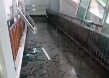 Kondisi RSUD Sungai Dareh Dharmasyara usai diterjang angin kencang pada Minggu (18/5).