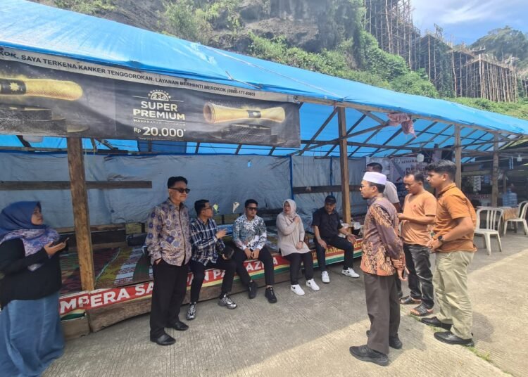 Komisi I DPRD Provinsi Sumatera Barat (Sumbar) melakukan kunjungan kerja ke kelok 9 pada Minggu (25/5).
