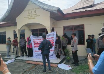 Kantor KAN Lubuk Kilangan Padang Disegel Warga, Ketua KAN Angkat Bicara