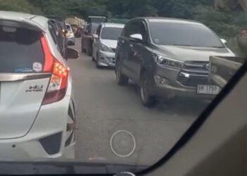Video: Jalan Lintas Padang–Solok di Sitinjau Lauik Macet Parah