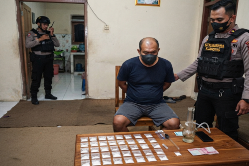 Tergiur Upah Rp1 Juta, Pria di Riau Mau Edarkan 44 Paket Sabu-Sabu