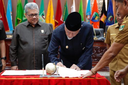 DPRD Sumbar Setujui Ranperda Pertanggungjawaban APBD 2025, Pendapatan Daerah Tembus 99,03 Persen