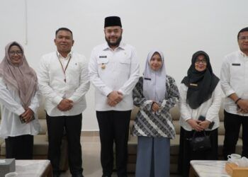 Wali Kota Fadly Amran Lepas Siswi Adabiah 2 Padang ke Ajang Asia Youth Leader 2026 di Jepang