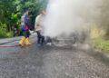 Sebuah Mobil Hangus Terbakar di Lima Puluh Kota, Diduga Akibat Korsleting Listrik