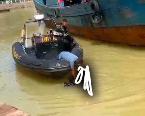 Sesosok Mayat Ditemukan Terapung di Muaro Sungai Batang Arau Padang