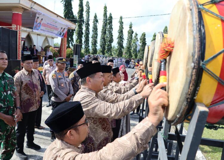 Wali Kota Pariaman, Yota Balad, membuka Musabaqah Tilawatil Quran (MTQ) ke-VI Pariaman Timur 2026 di Halaman Kantor Camat Pariaman Timur, Kota Pariaman, Jumat (24/7).