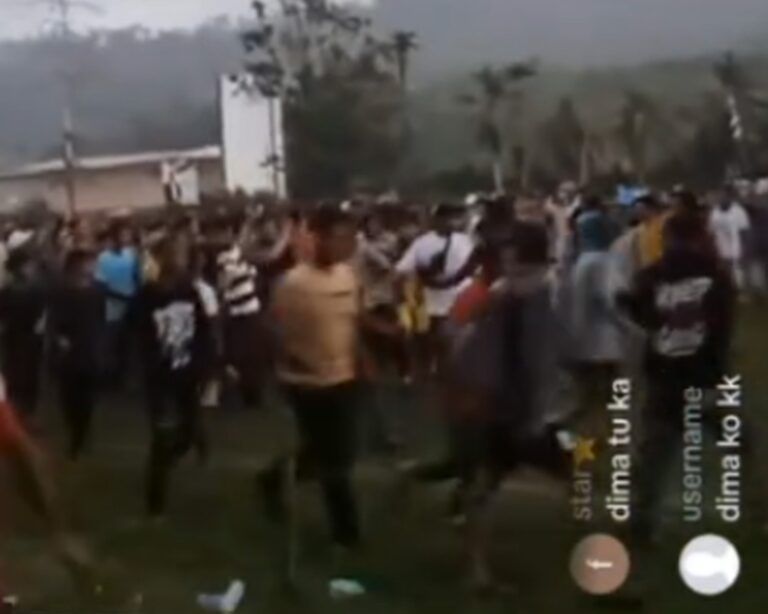 Video: Laga Mini Soccer di Pesisir Selatan Berujung Ricuh, Penonton Berhamburan