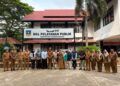Sekda Dharmasraya Beri Penghargaan ASN Terbaik DPMPTSP, Apresiasi Kontribusi CSR Rp31,55 Miliar