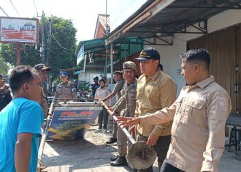 Gunakan Trotoar untuk Kepentingan Pribadi, Kanopi Bangunan di Padang Dibongkar Satpol PP