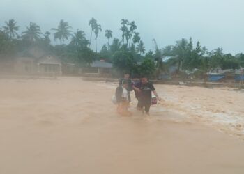 Banjir Lapau Munggu Padang, 50 KK Dievakuasi, Seorang Warga Diduga Patah Kaki Saat Selamatkan Diri