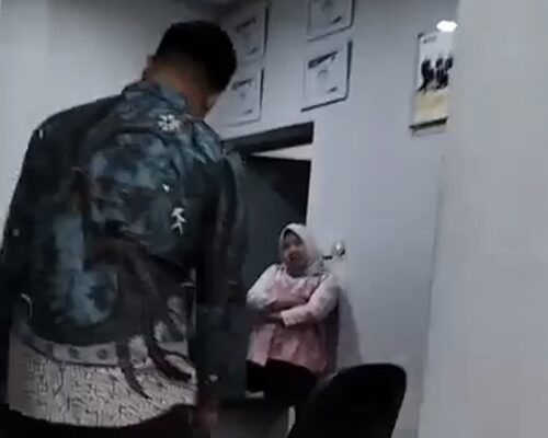 Viral! Nasabah dan Pegawai Cekcok di Salah Satu Bank Pesisir Selatan