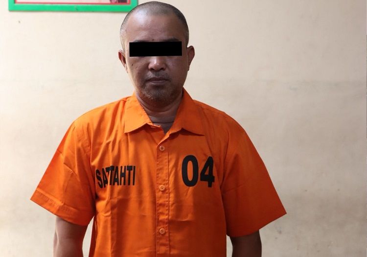 Polisi menangkap seorang pria di depan SMAN 2 Payakumbuh, Kelurahan Padang Tangah Payobadar, Kecamatan Payakumbuh Timur, Kota Payakumbuh, pada Minggu (2/8/2026) sekitar pukul 1.00 WIB karena kedapatan membawa ganja. Foto: Polres Payakumbuh