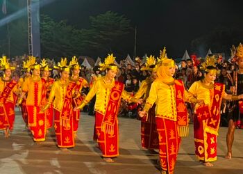 Warga Antusias Saksikan Tari Kuda Kepang hingga Tari Papua di Padang Harmony Festival 2026