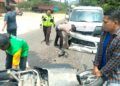 Kehilangan Kendali Saat Mendahului, Pemotor Tewas Tabrak Luxio di Lima Puluh Kota