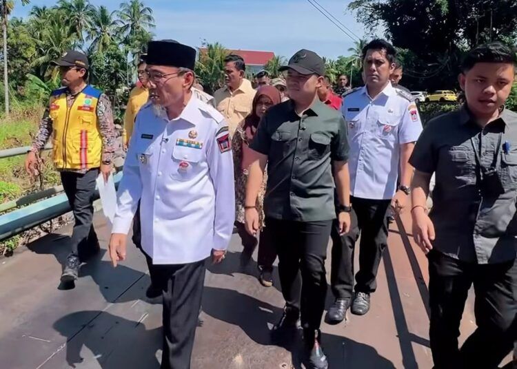 Wakil Ketua Dewan Perwakilan Rakyat Daerah (DPRD) Sumatera Barat (Sumbar), M. Iqra Chissa Putra, meninjau Jembatan Koto Panjang atau Jembatan Kalawi di Kelurahan Limau Manis, Kecamatan Pauh, Kota Padang, guna memastikan kepastian rekonstruksi infrastruktur vital tersebut.