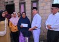 Wali Kota Payakumbuh Serahkan Bantuan untuk Warga Terdampak Kebakaran di Padang Tiakar