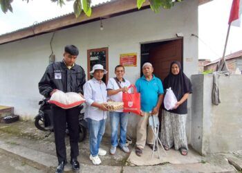 Pemko Padang Panjang Salurkan Bantuan Permakanan dan Sandang kepada 219 KPM