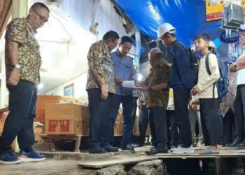 Wali Kota Bukittinggi Tinjau Revitalisasi Drainase Pasar Bawah, Pekerjaan Dikebut Malam Hari