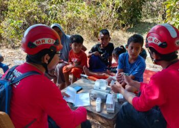 PT Semen Padang Peduli Turunkan Tim Medis, Periksa Warga Terdampak Gempa NTT