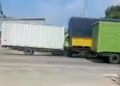 Video: Truk Boks Diduga Rem Blong di Jalur Solok-Padang, Sopir Terjepit di Kabin